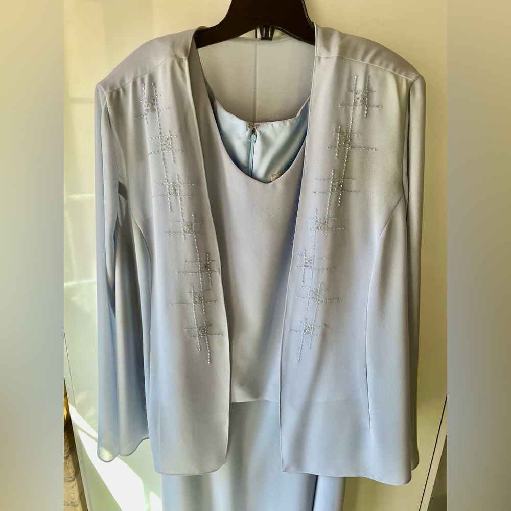 EUC Mother Of The Bride 3-piece skirt suit outfit! Size 22w / XL-1x. Pale blue.